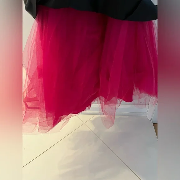 Black and Pink Gunne Sax Prom Dress - Picture 16 of 17